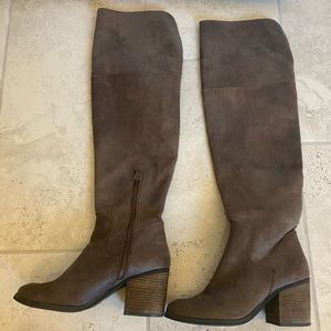Hinge suede over the knee boot